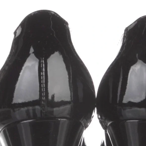 Christian Dior Patent Black Leather Pumps - Picture 5 of 17
